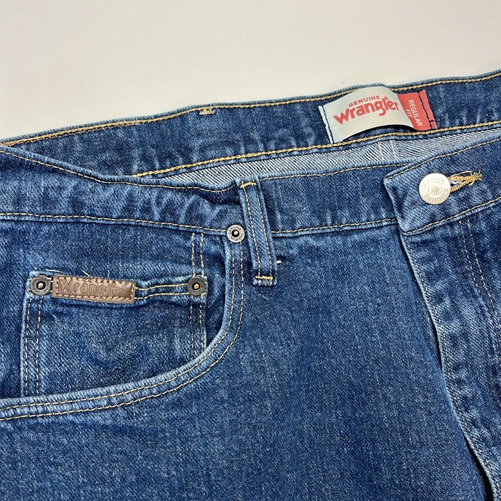 **2/$18** Wrangler jeans - 38x32 - Picture 5 of 9